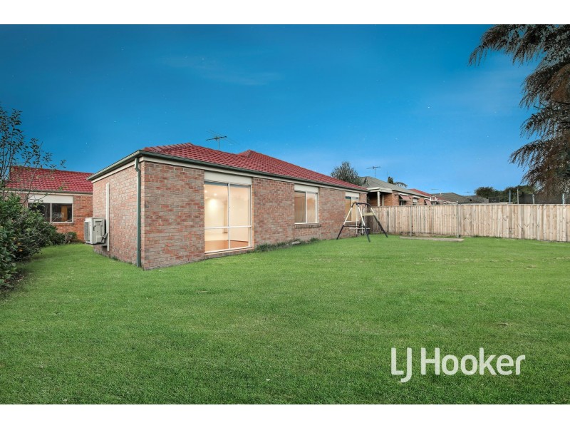 27 Kingston Avenue, Narre Warren South VIC 3805