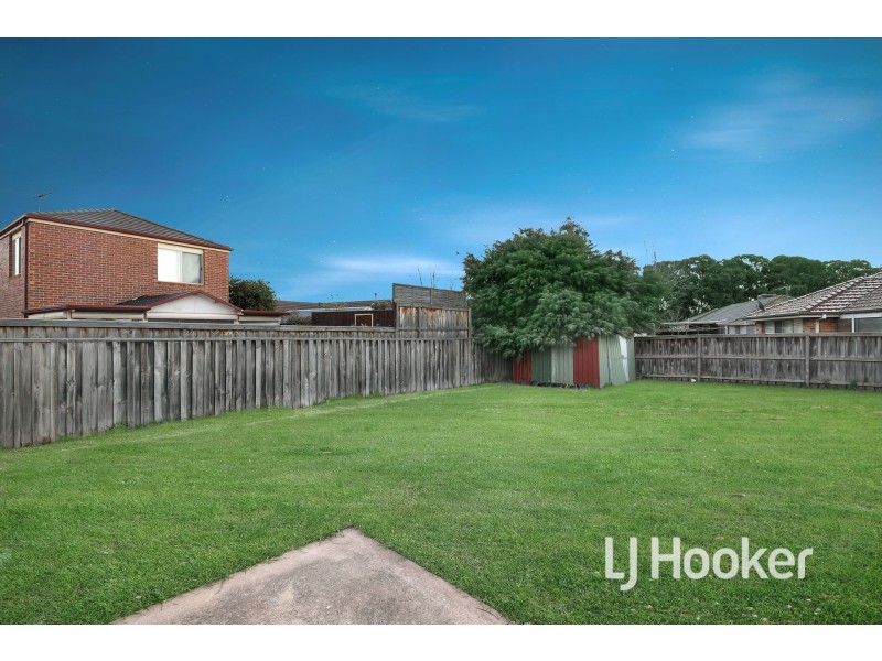 27 Kingston Avenue, Narre Warren South VIC 3805