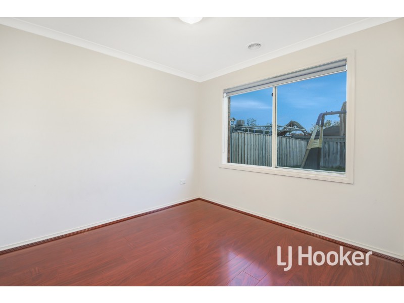 27 Kingston Avenue, Narre Warren South VIC 3805