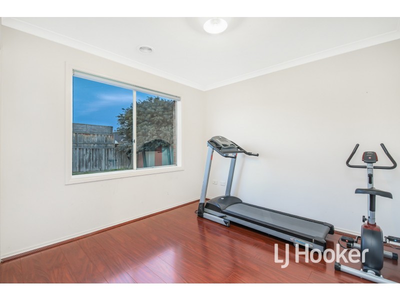 27 Kingston Avenue, Narre Warren South VIC 3805