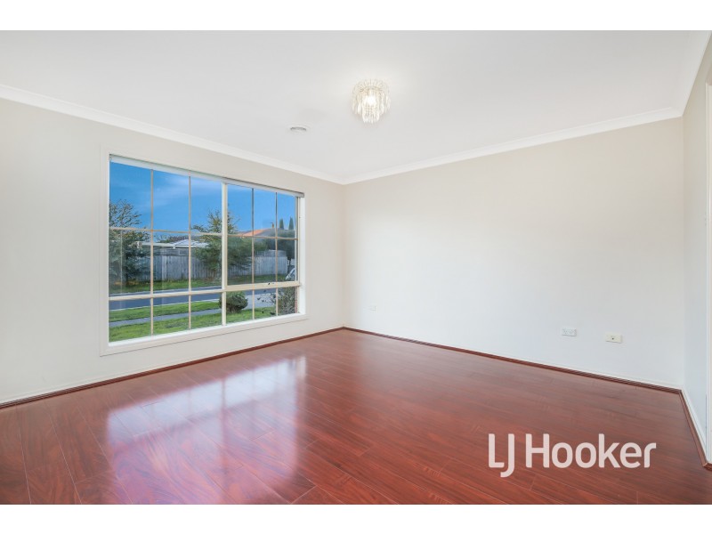 27 Kingston Avenue, Narre Warren South VIC 3805