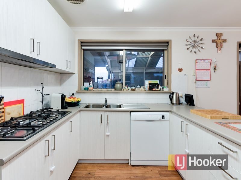 23 Pinnacle Way, Hampton Park VIC 3976