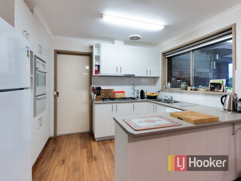 23 Pinnacle Way, Hampton Park VIC 3976
