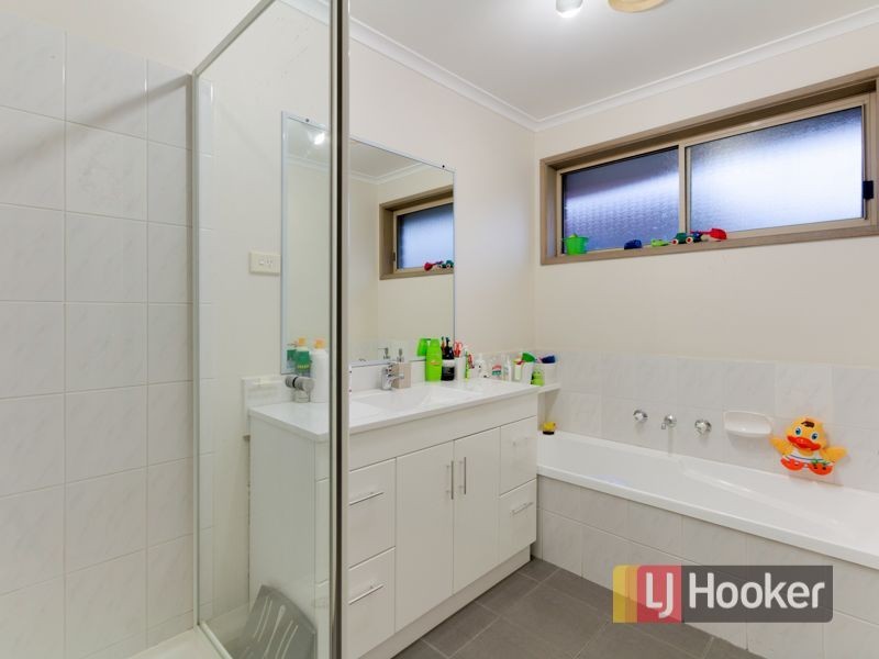 23 Pinnacle Way, Hampton Park VIC 3976