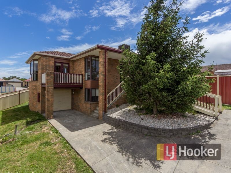 17 Amberley Park Drive, Narre Warren South VIC 3805