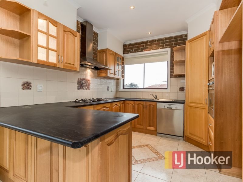 17 Amberley Park Drive, Narre Warren South VIC 3805