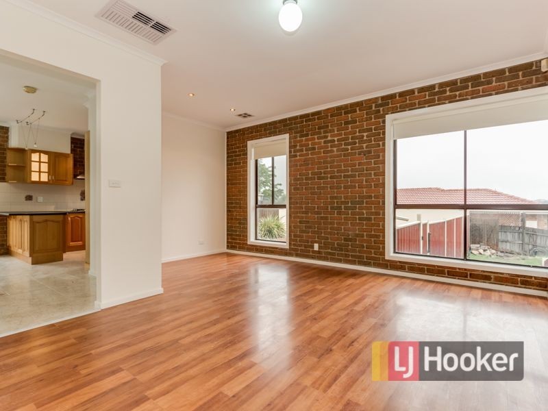 17 Amberley Park Drive, Narre Warren South VIC 3805