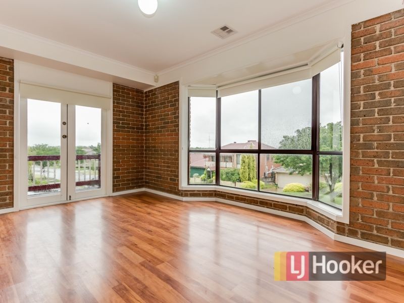 17 Amberley Park Drive, Narre Warren South VIC 3805