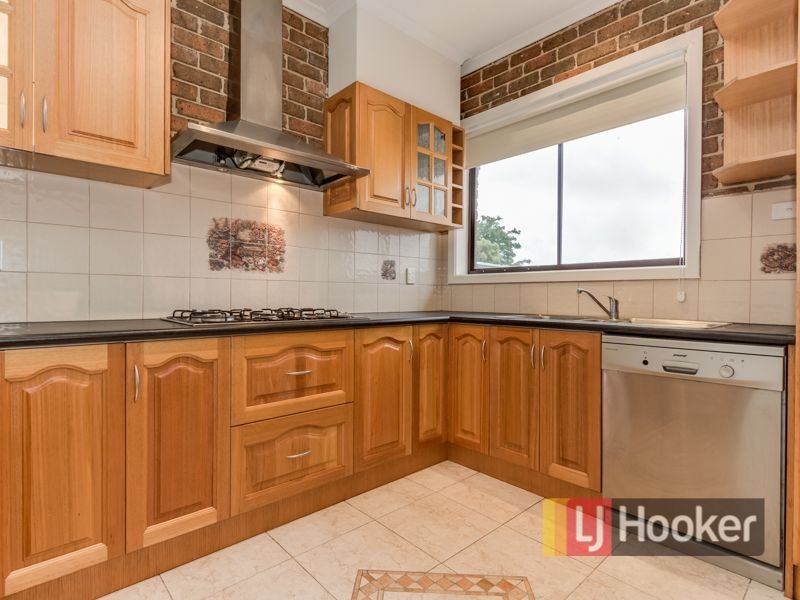 17 Amberley Park Drive, Narre Warren South VIC 3805