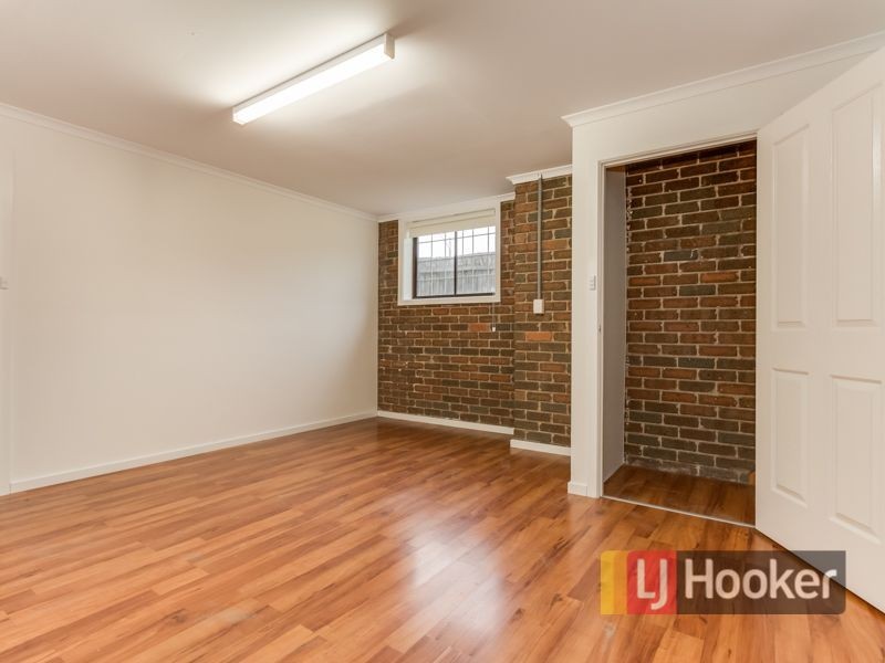 17 Amberley Park Drive, Narre Warren South VIC 3805