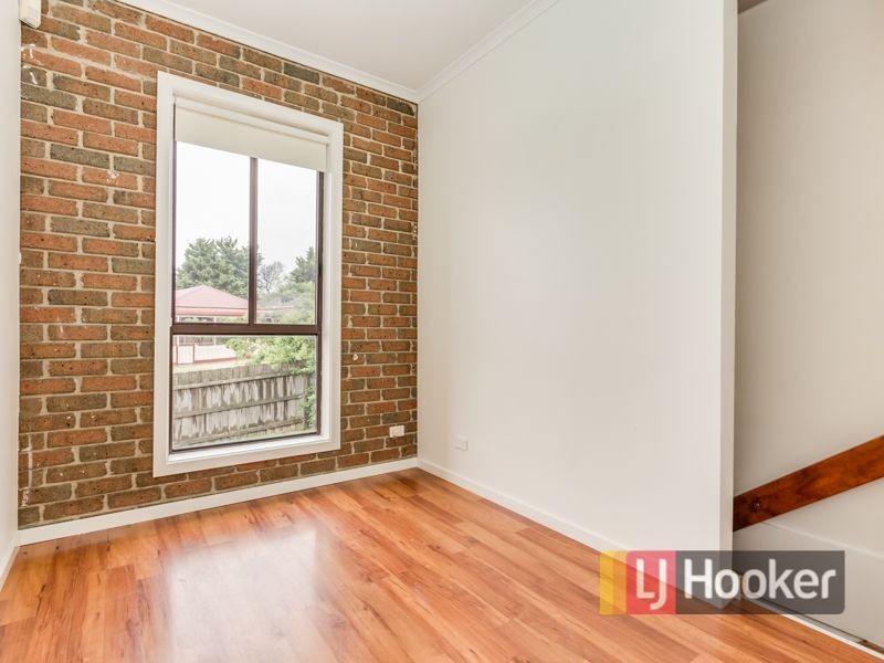 17 Amberley Park Drive, Narre Warren South VIC 3805