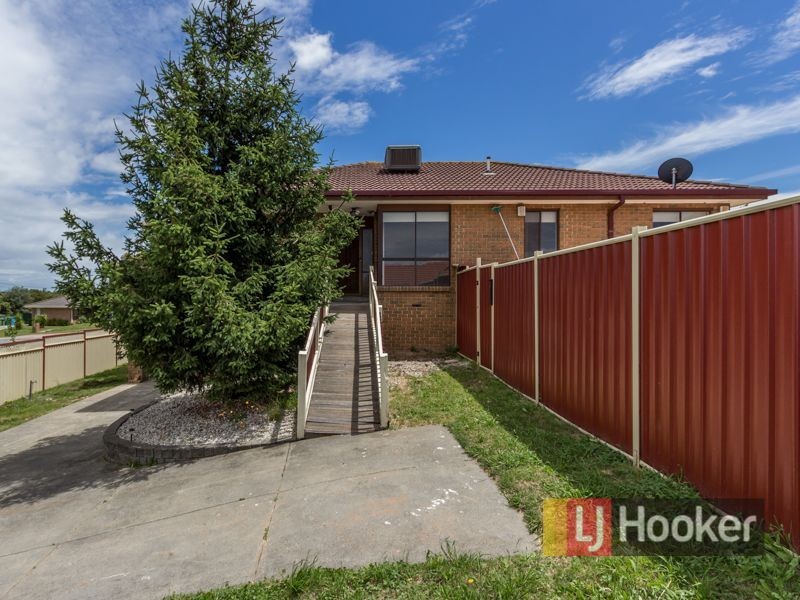 17 Amberley Park Drive, Narre Warren South VIC 3805