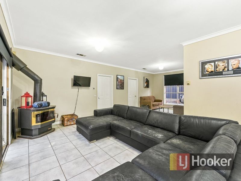 39 George Chudleigh Drive, Hallam VIC 3803