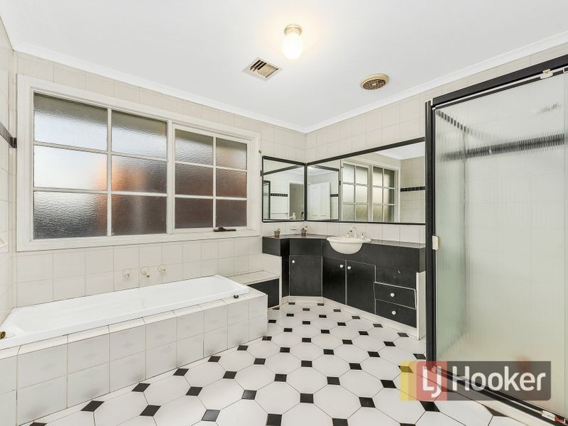 39 George Chudleigh Drive, Hallam VIC 3803