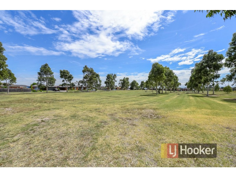 4 Bellflower Place, Hampton Park VIC 3976