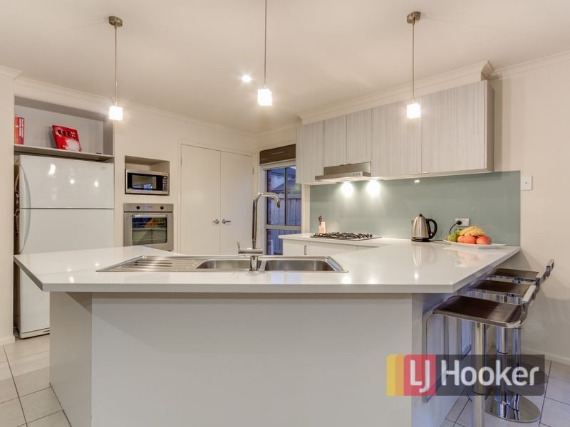 7 Melington Drive, Lyndhurst VIC 3975