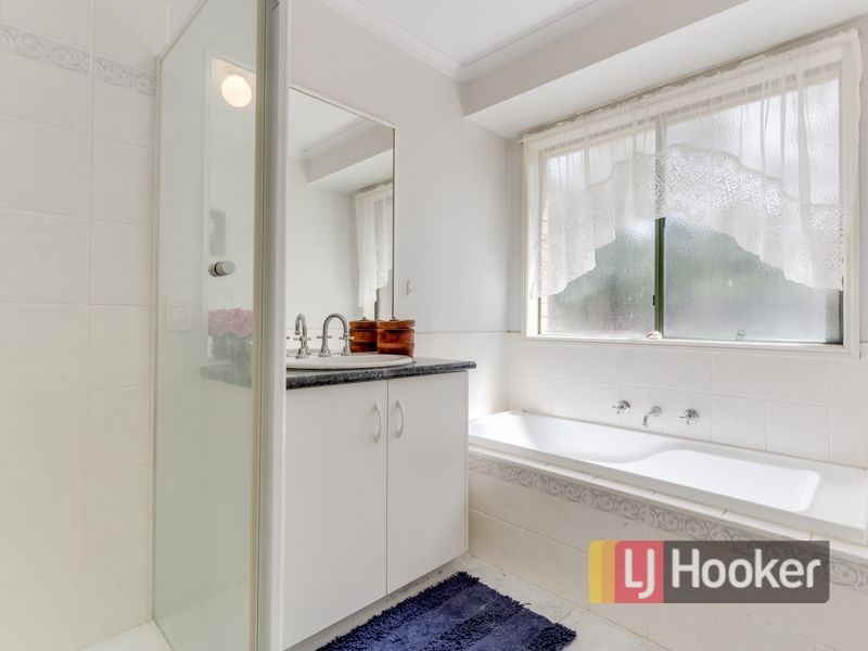 10 Keystone Court, Lynbrook VIC 3975