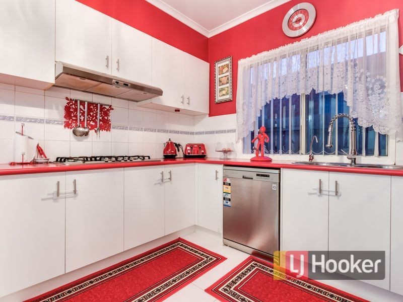 15 Horton Drive, Hampton Park VIC 3976