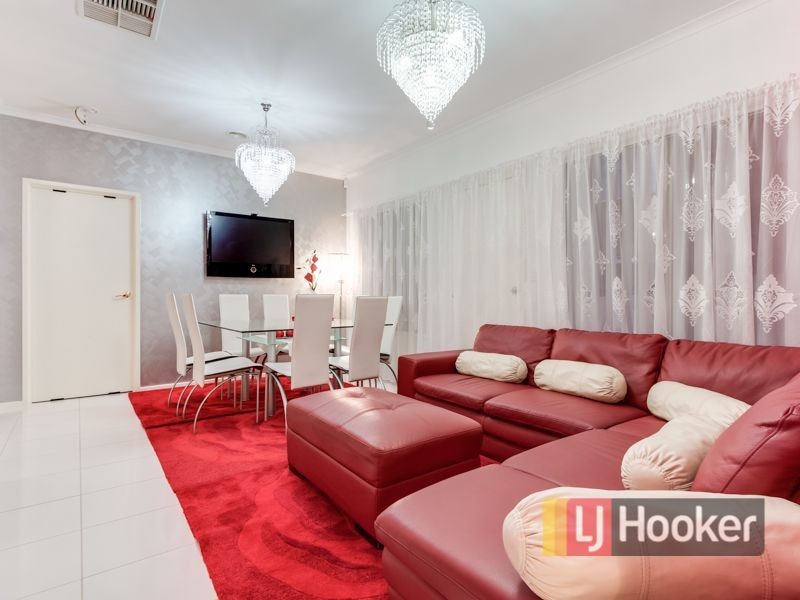 15 Horton Drive, Hampton Park VIC 3976