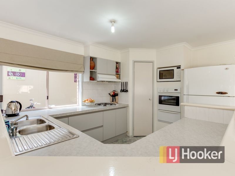 24 Valley View Rise, Hampton Park VIC 3976