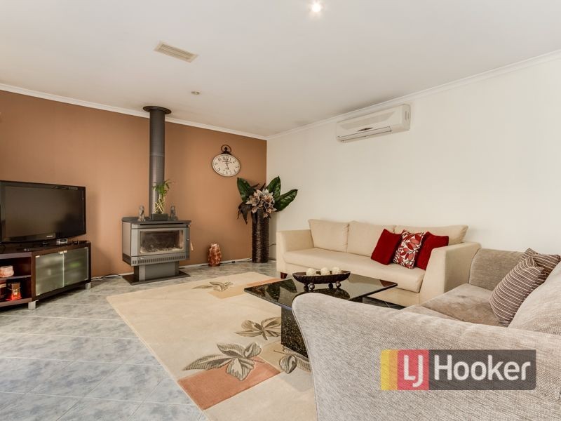 24 Valley View Rise, Hampton Park VIC 3976