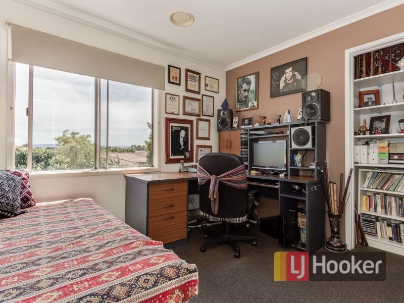 24 Valley View Rise, Hampton Park VIC 3976