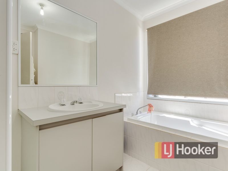 24 Valley View Rise, Hampton Park VIC 3976