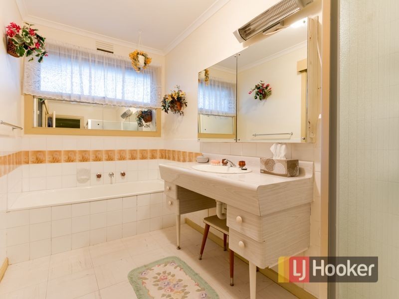 10 Tadstan Drive, Hampton Park VIC 3976