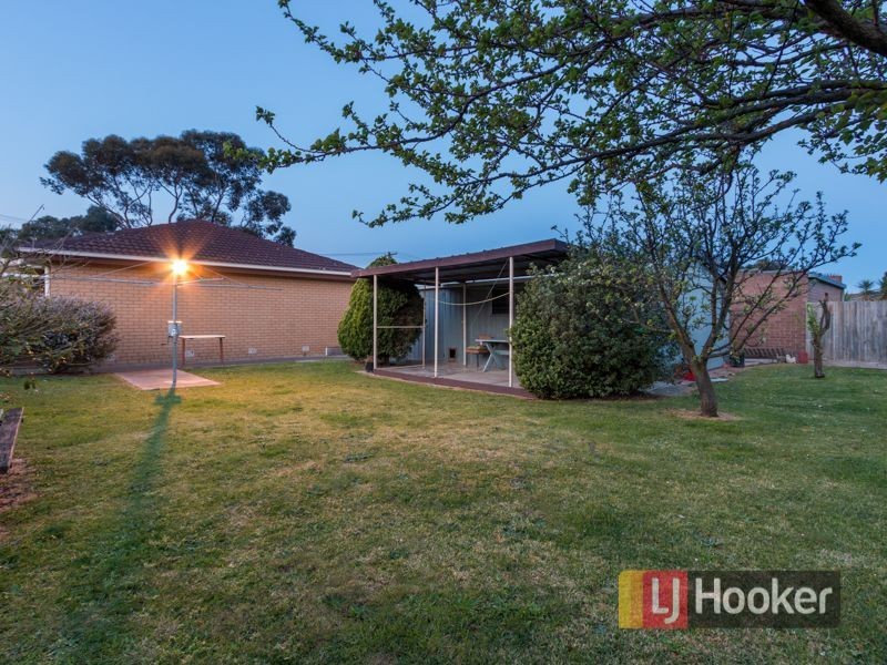 10 Tadstan Drive, Hampton Park VIC 3976