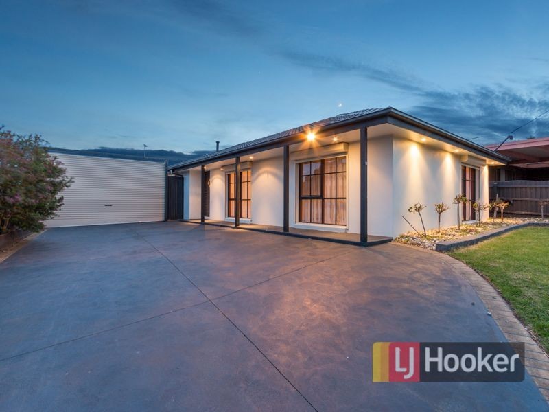12 Simon Court, Hampton Park VIC 3976