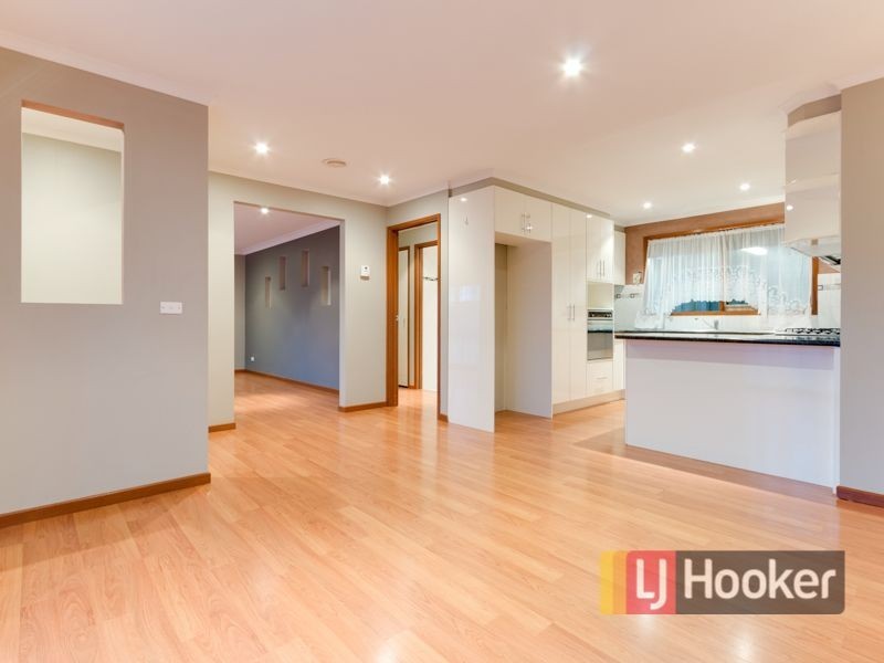 12 Simon Court, Hampton Park VIC 3976