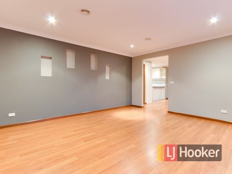 12 Simon Court, Hampton Park VIC 3976