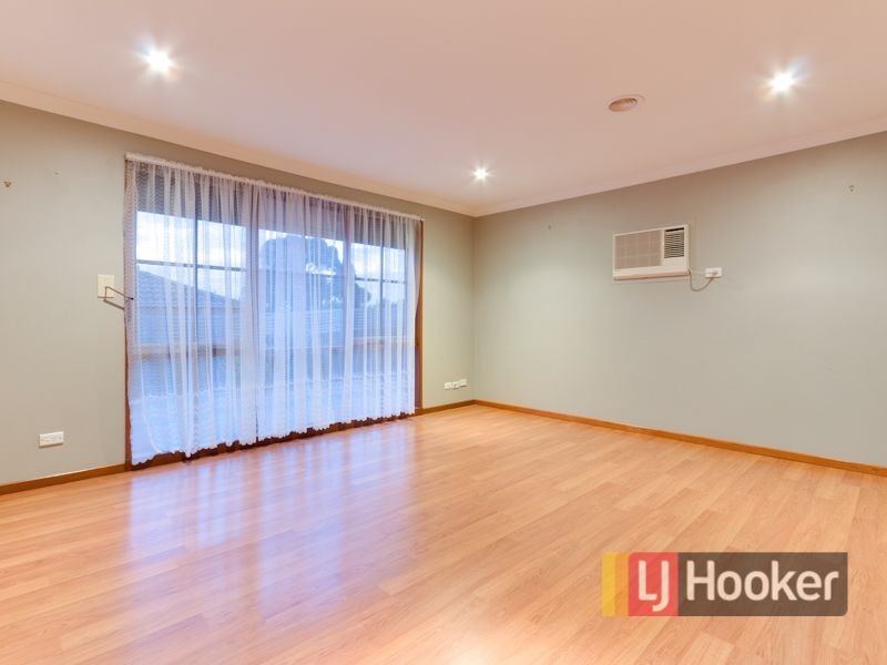 12 Simon Court, Hampton Park VIC 3976