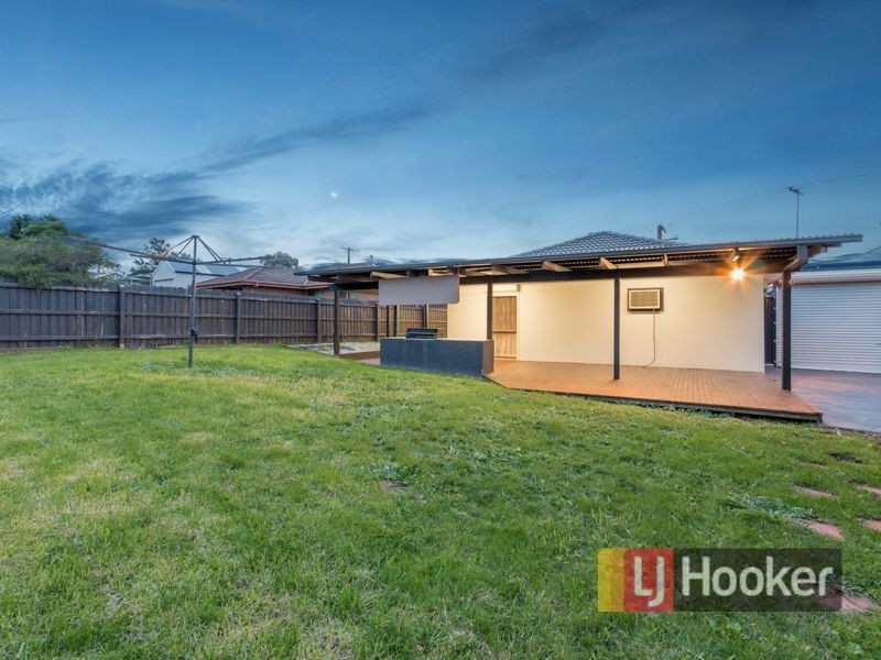 12 Simon Court, Hampton Park VIC 3976