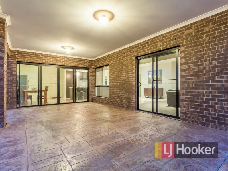 30 Aisbett Close, Lynbrook VIC 3975