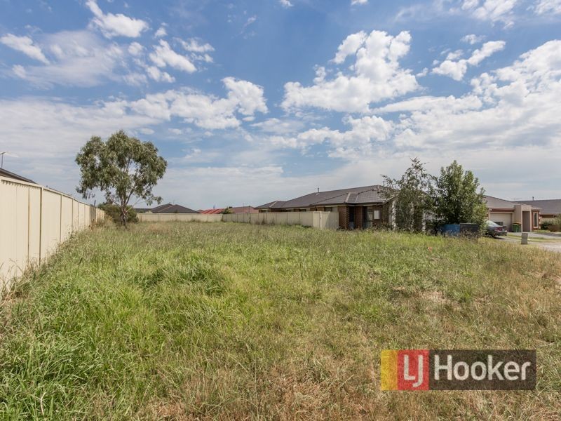 2 Jacaranda Way, Pakenham VIC 3810