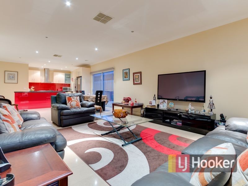 13 Aisbett Close, Lynbrook VIC 3975