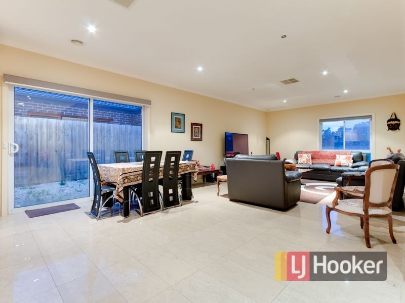 13 Aisbett Close, Lynbrook VIC 3975
