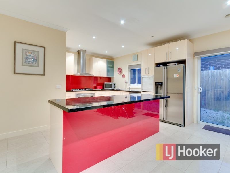 13 Aisbett Close, Lynbrook VIC 3975