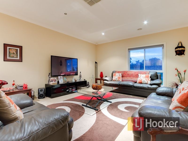 13 Aisbett Close, Lynbrook VIC 3975