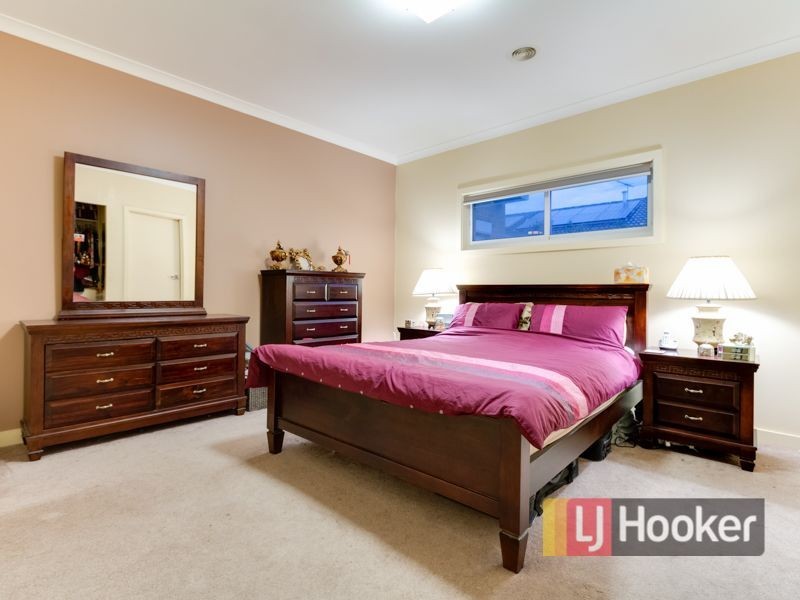 13 Aisbett Close, Lynbrook VIC 3975