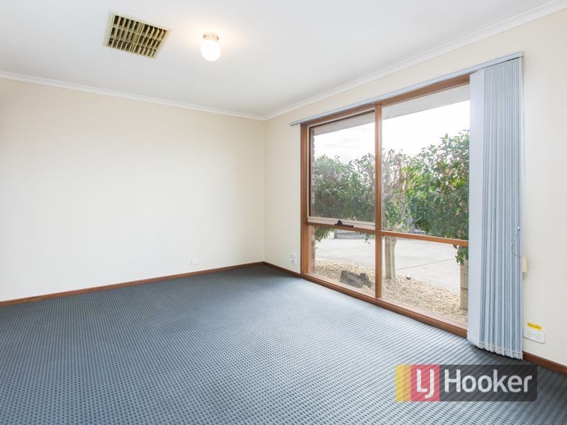 8 Edeys Run, Hampton Park VIC 3976