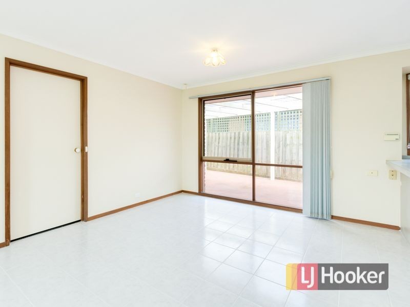 8 Edeys Run, Hampton Park VIC 3976