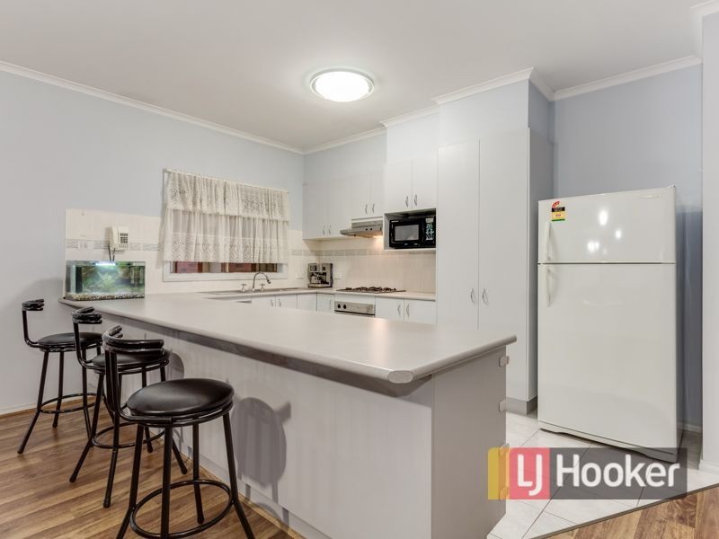 13 Oakman Way, Hampton Park VIC 3976