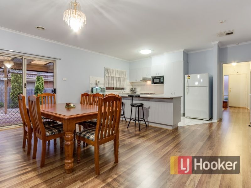 13 Oakman Way, Hampton Park VIC 3976