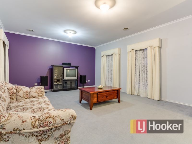 13 Oakman Way, Hampton Park VIC 3976