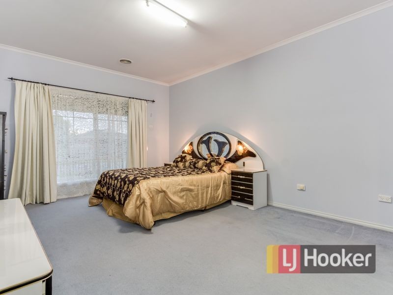 13 Oakman Way, Hampton Park VIC 3976