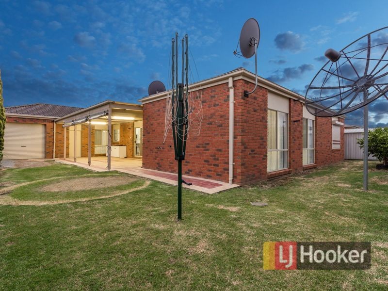 13 Oakman Way, Hampton Park VIC 3976