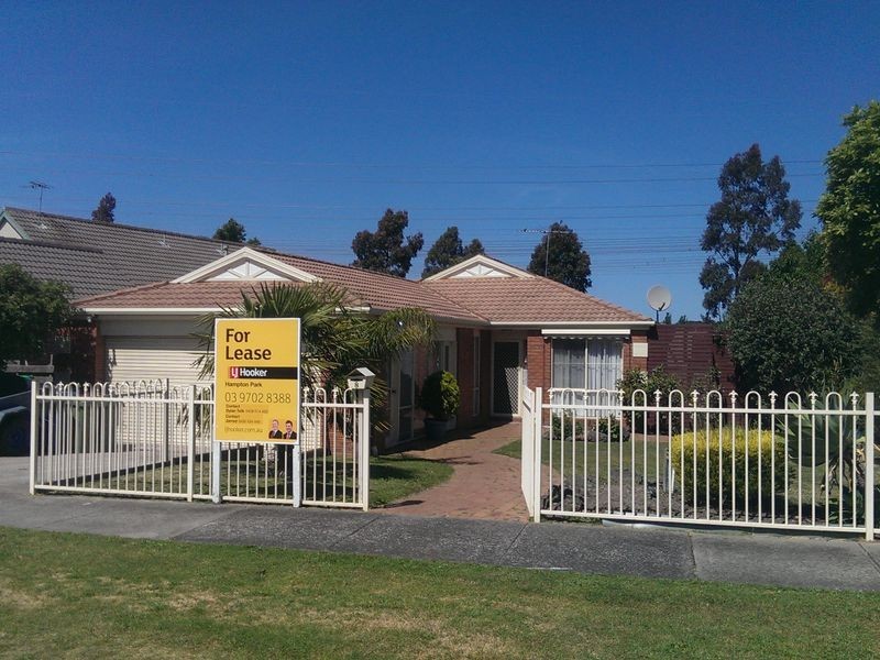 8 Raphael Street, Hallam VIC 3803