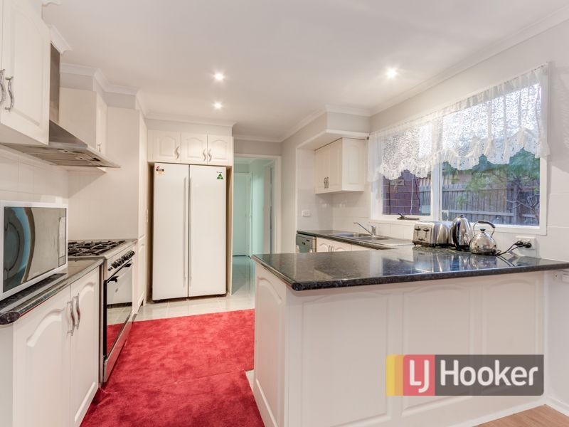 11 Lawson Way, Endeavour Hills VIC 3802